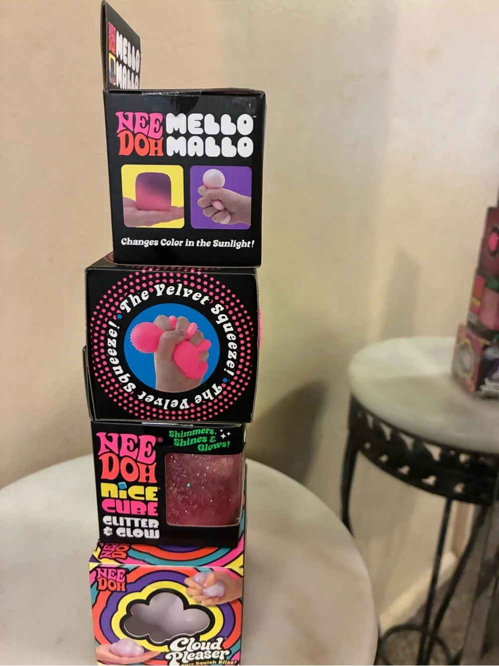 Needoh Cloud Pleaser Mello Mallo, Fuzz Ball & Glitter & Glow 100% Authentic (4ct
